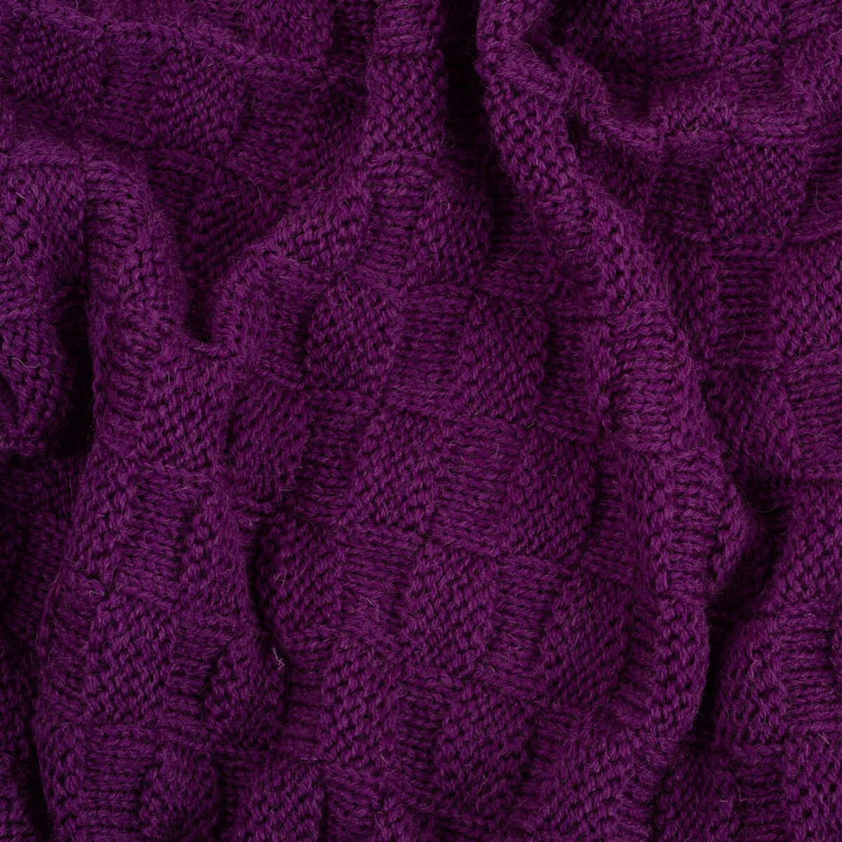 Irish Fisherman Aran Wool Throw Blanket – Basket Stitch Celtic Decor - Image 10 | CeltHaus