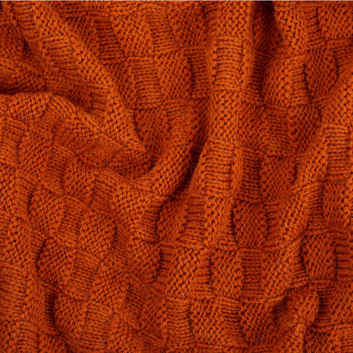 Irish Fisherman Aran Wool Throw Blanket – Basket Stitch Celtic Decor - Image 11 | CeltHaus